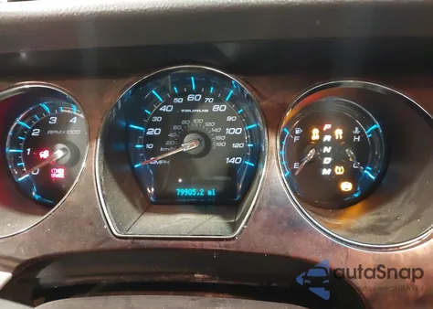 2010 Ford Taurus Limited z USA, uszkodzony, nr VIN 1FAHP2FW5AG141134